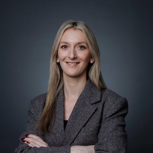 Portraitbild von Jenny Lingos, Deutsche Zentrale für Tourismus e.V. (DZT)