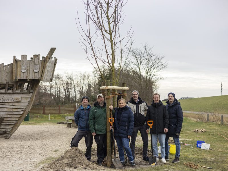 Gruppenfoto der Pflanzaktion 2026 auf Spiekeroog